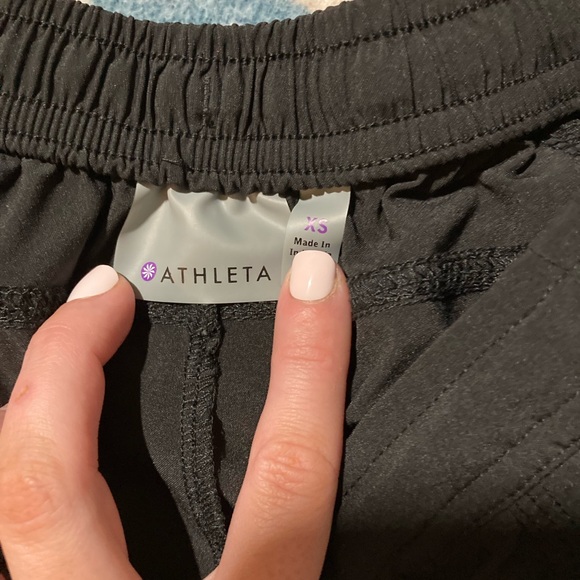 Athleta Speedwork Mid Rise 2 1/2” Run Short - Picture 4 of 6